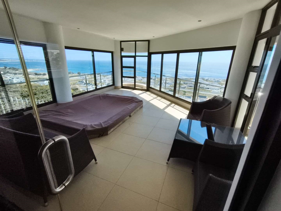 5 Bedroom Property for Sale in Blueberry Hill Western Cape